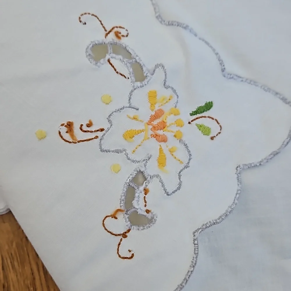 Set of 6 Vintage embroidered napkins